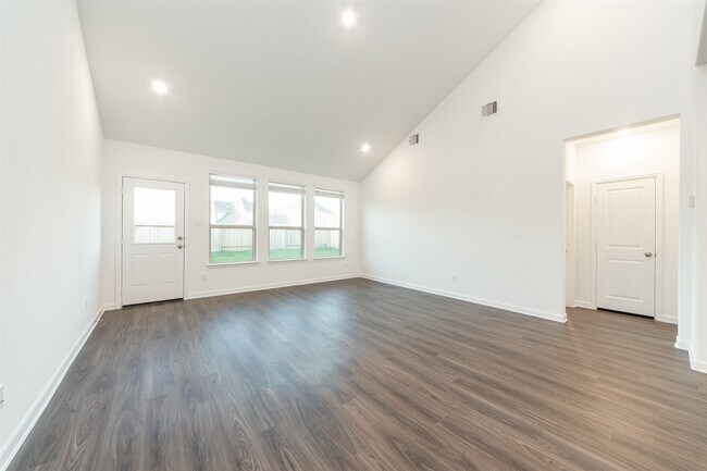 Building Photo - 3318 Paddock Landing St