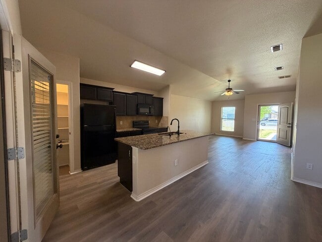 Building Photo - 3/2 in Frenship ISD, available MAY!!!
