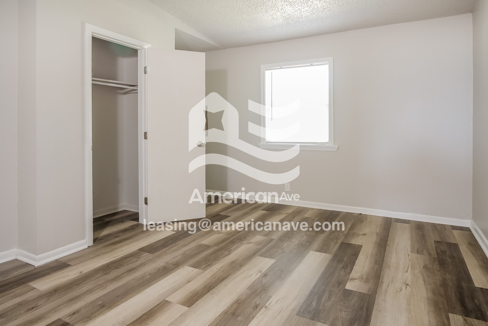 Building Photo - 5429 N Elgin Ave