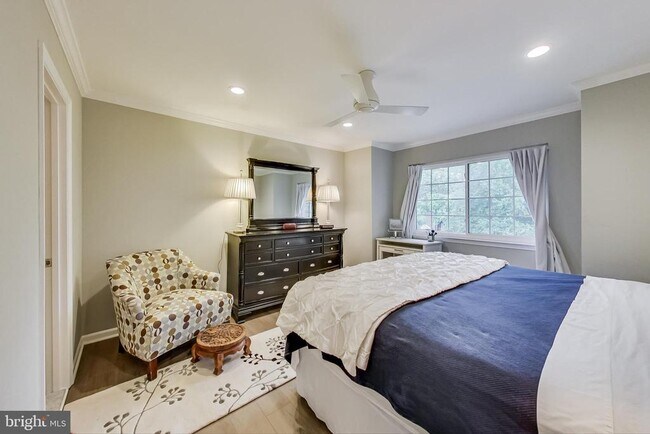 Building Photo - 5708 Chapman Mill Dr