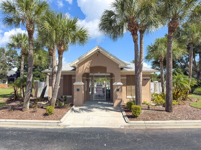 Building Photo - Spacious 3/2 with tranquil setting is waiting for you!