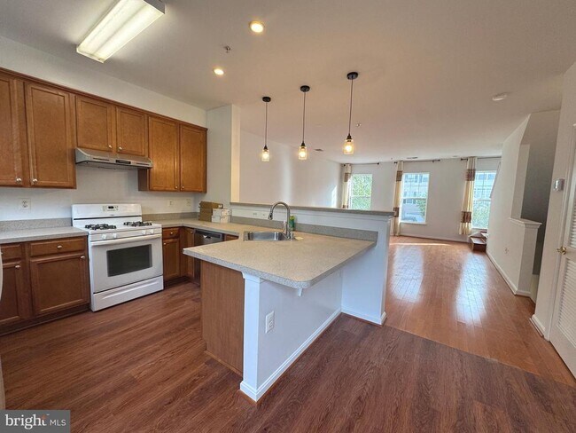 Building Photo - 108 Moore Dr
