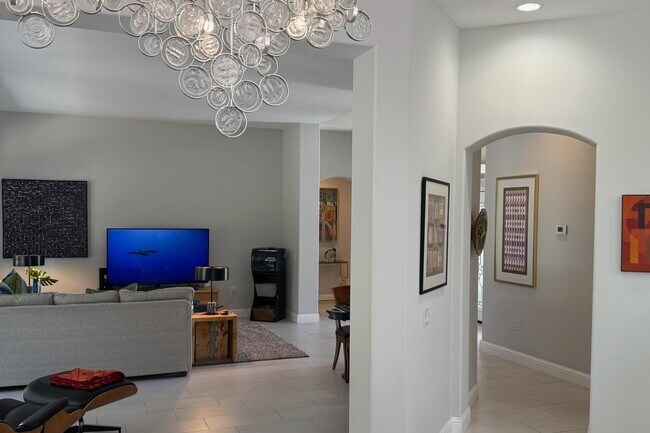 Building Photo - 78622 Waterfall Dr