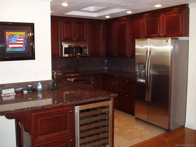 Building Photo - "Chic Urban Retreat: Cozy 1-Bedroom Oasis in the Heart of San Diego!"