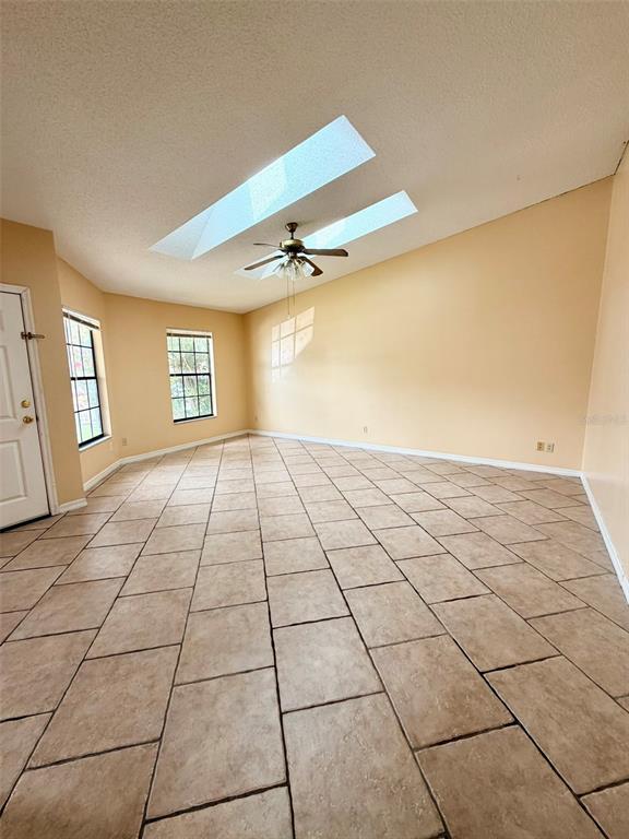 Building Photo - 437 Wood Rose Ln