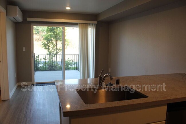 Building Photo - 2401 Broadway St