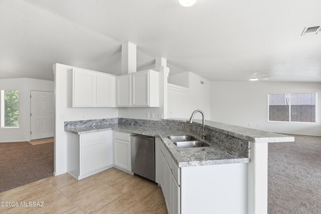 Building Photo - 10008 E Moonstruck Way
