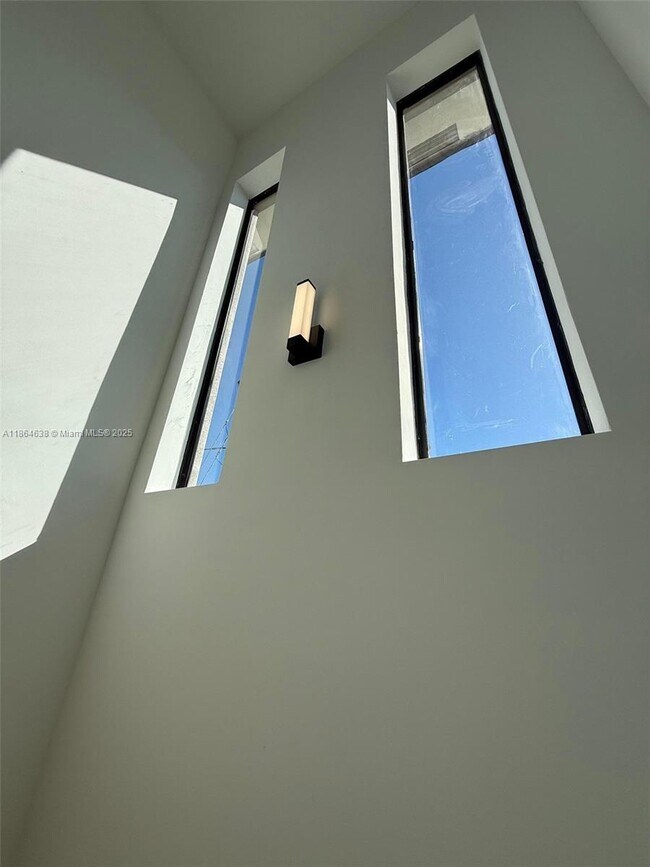 Building Photo - 424 SW 1st St