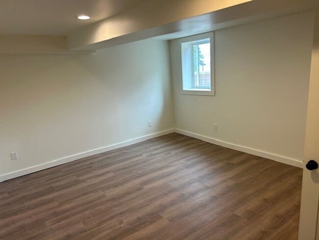 Building Photo - A Beautiful Home with Great Views!