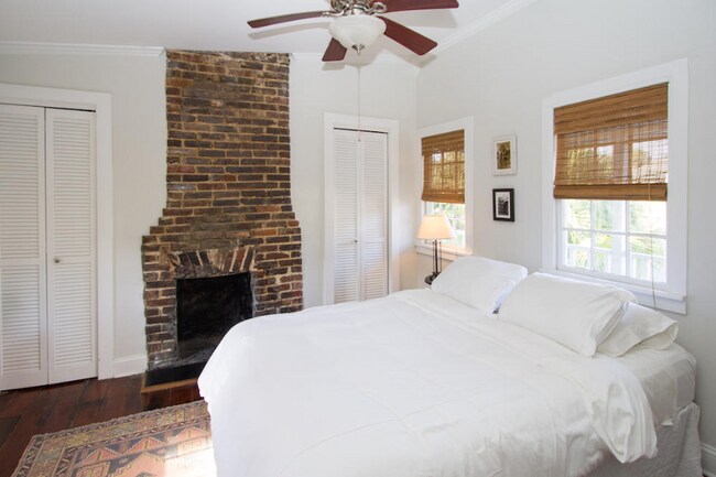 Building Photo - 2 BD/2 BA in Harleston Village