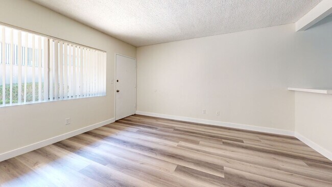 Interior Photo - 821 Glenway Drive