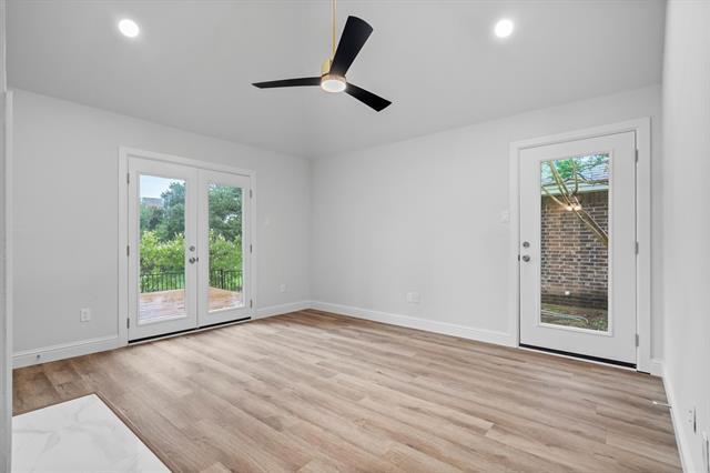 Building Photo - 9424 Blue Jay Way