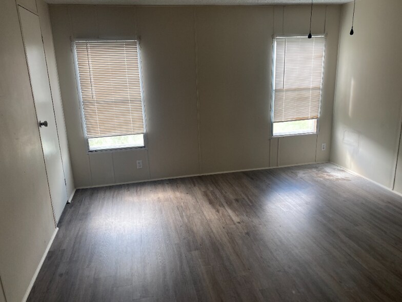 Building Photo - 768 Le Bois D'Arc Rd