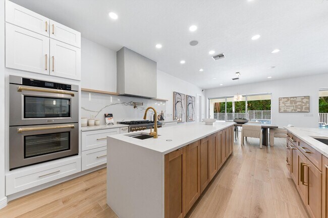 Building Photo - 8717 Estate Dr