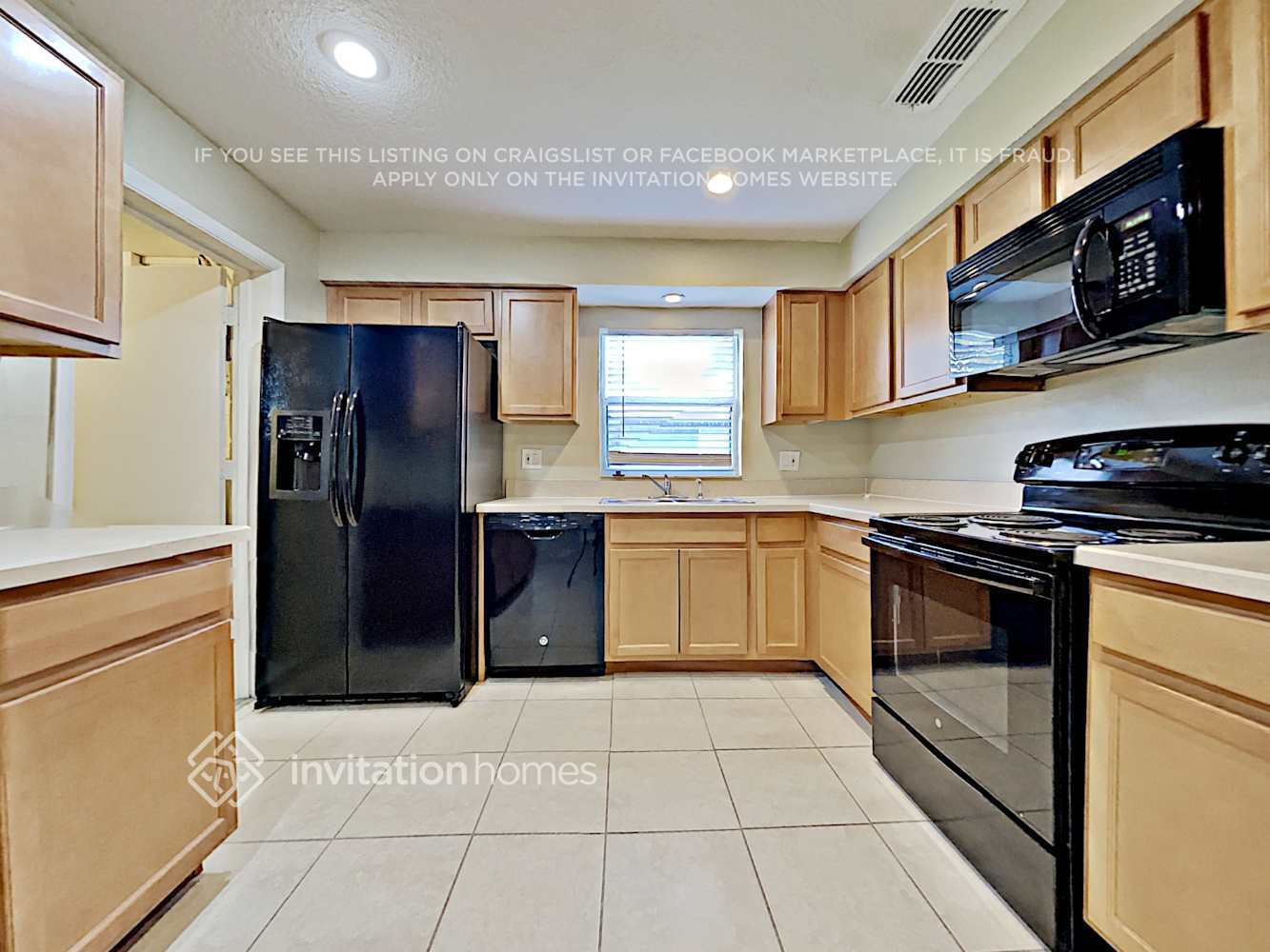 Building Photo - 384 St Dunstan Way
