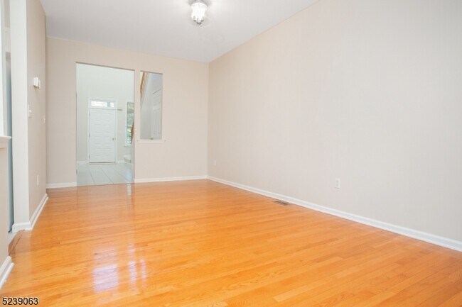 Building Photo - 572 Old Dover Rd