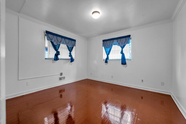Building Photo - 2221 Avenue W26th St