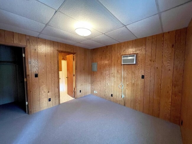 Building Photo - 1 Bedroom Apt Downtown Marion NC