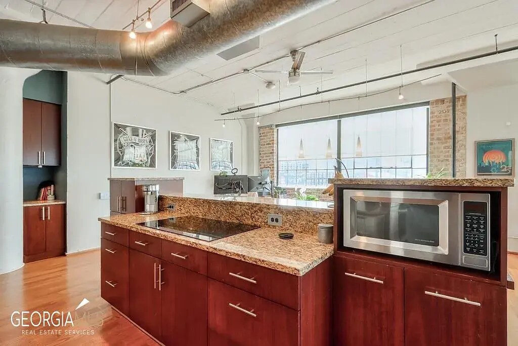 Building Photo - 426 Marietta St NW