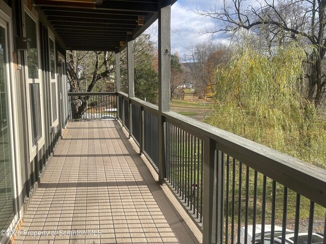 Building Photo - 628 Hudson St