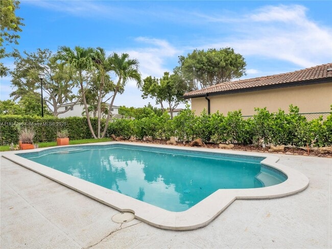 Building Photo - 12427 SW 121st Ave