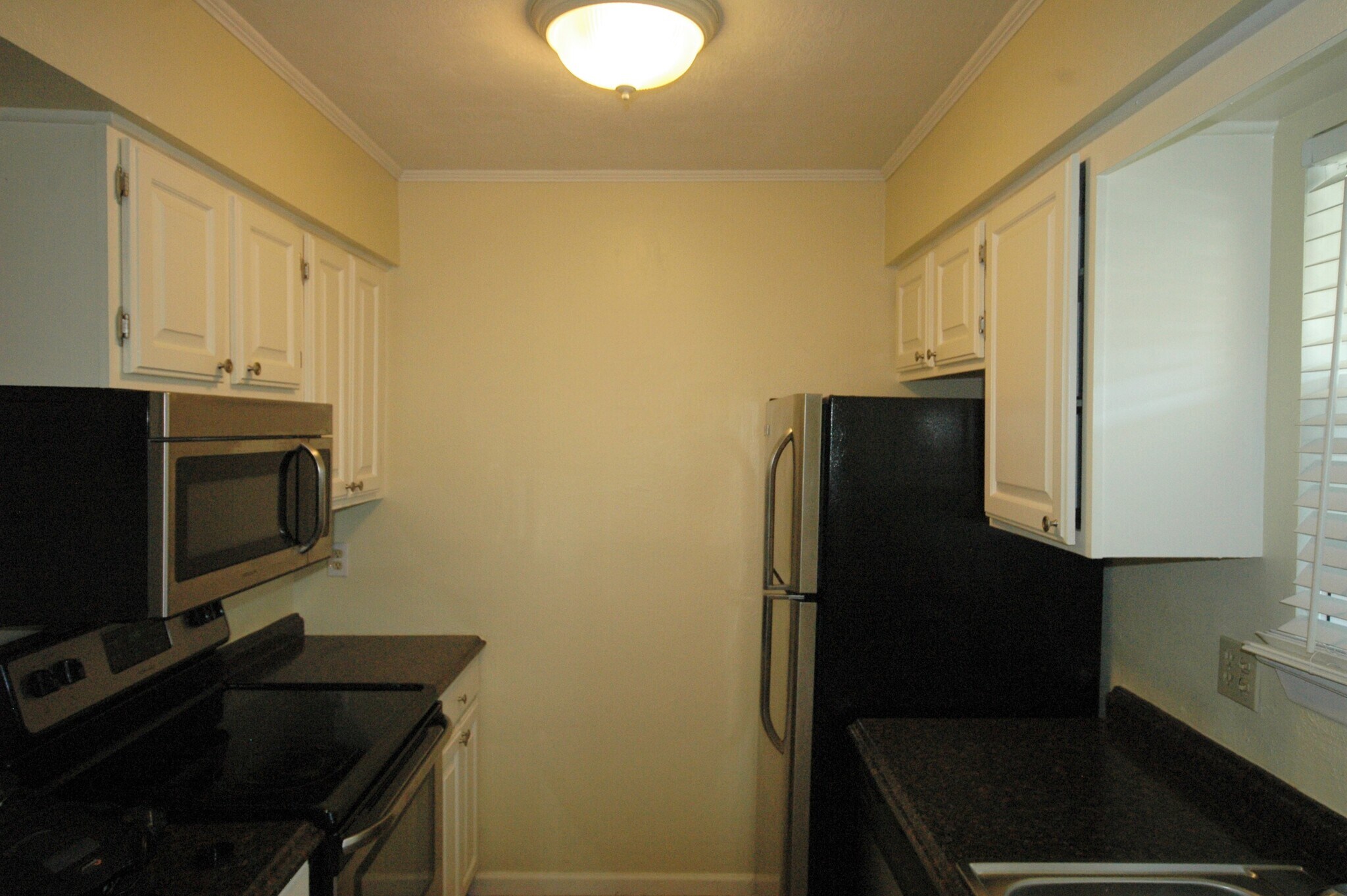 Kitchen with SS apliances - 101 Pine Forest Dr