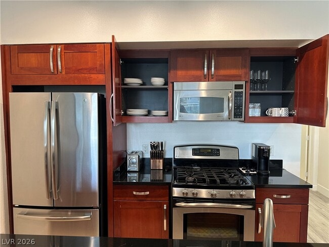 Building Photo - 4545 Dean Martin Dr