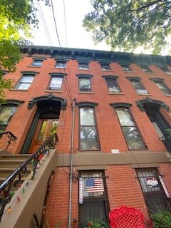 Primary Photo - 316 Varick St
