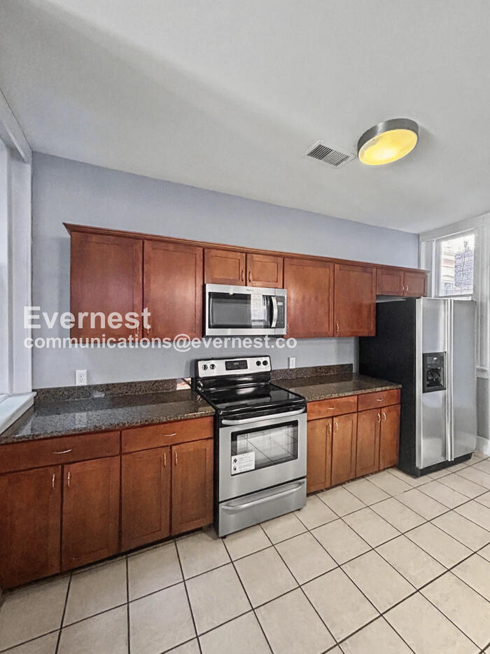 Building Photo - 2034 W Grace St