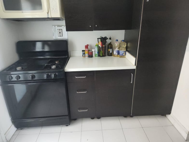 Building Photo - 5715 N Kings Hwy