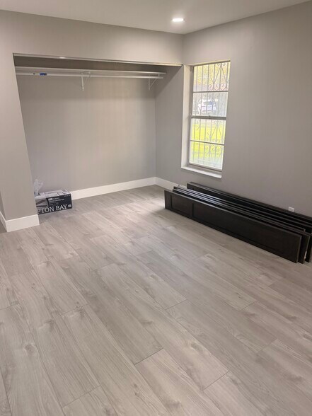 Building Photo - 7179 SW 22nd Pl