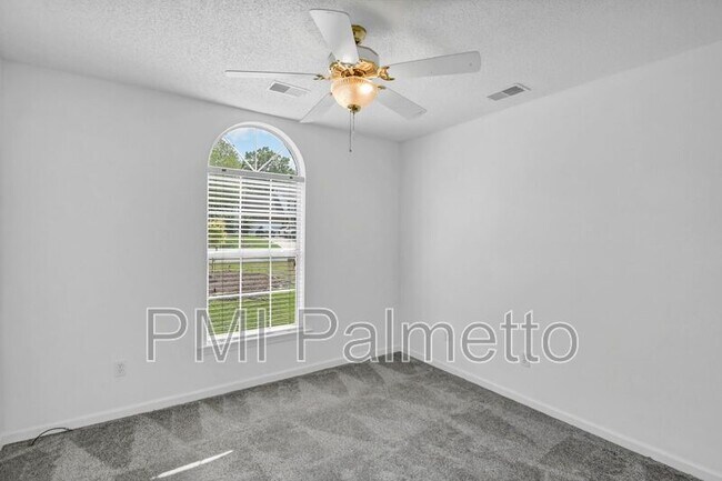 Building Photo - 212 Brookstone Way