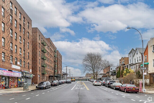 Context - 655 Burke Ave