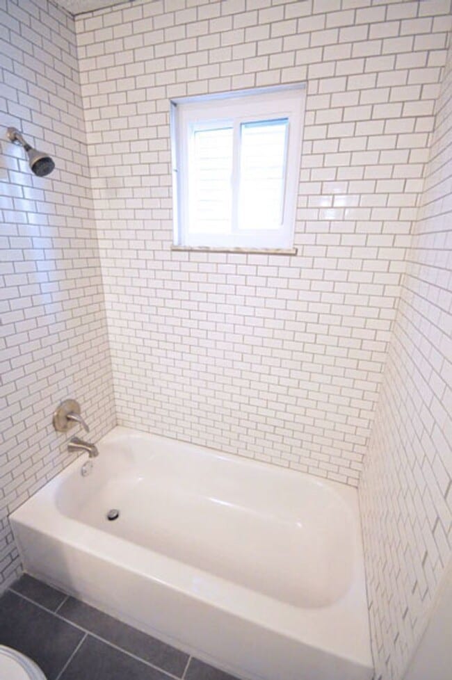 Building Photo - 1332 Courtland Ave