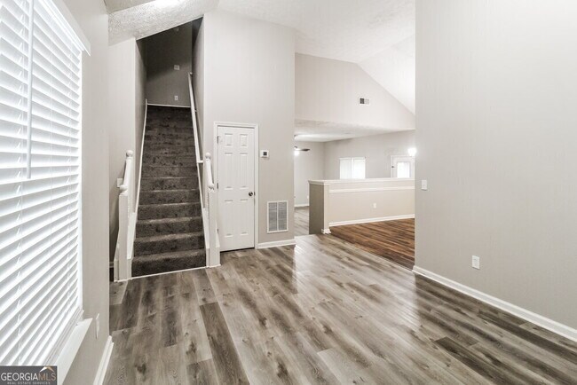 Building Photo - 1455 Pebble Ridge Ln