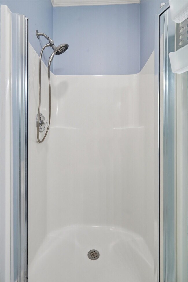 Building Photo - "Charming Fully Furnished 2-Bed Condo with & Granite Countertops in Charleston – 1320 Sq Ft of Co...