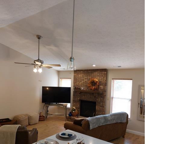 Building Photo - 697 Matthew St