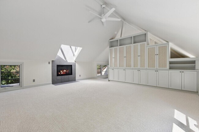 Building Photo - Beautifully Appointed Atherton Estate with Pool & Outdoor Entertaining