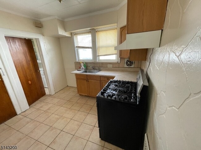 Building Photo - 19 Meadowbrook Pl