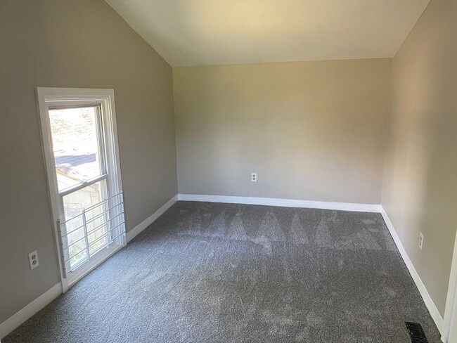 Building Photo - 3214 W 71st St