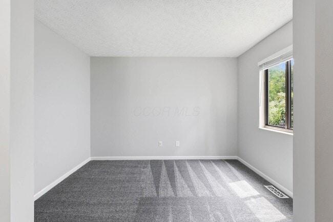 Building Photo - 205 Brownsfell Dr