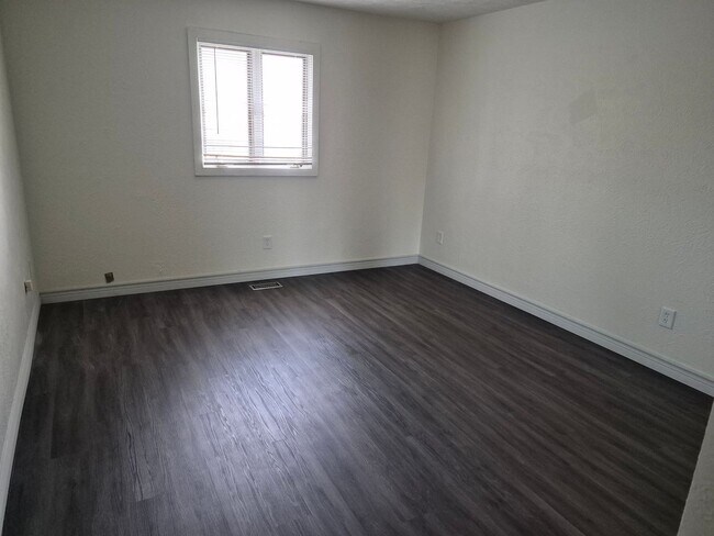 Building Photo - 5836 Ryewyck Dr