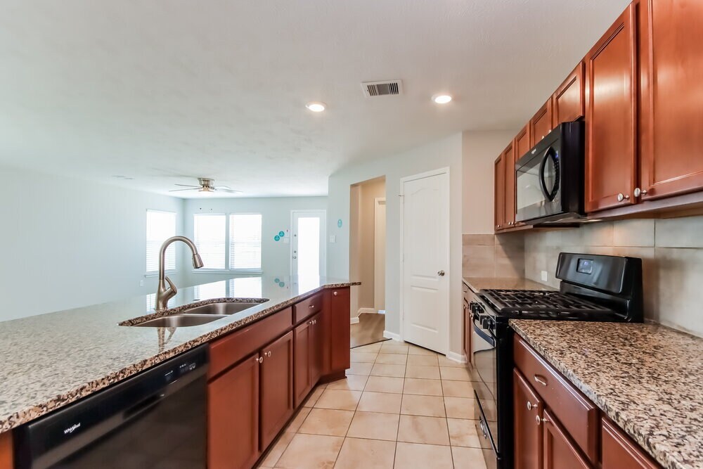 Building Photo - 20132 Langwell Dr