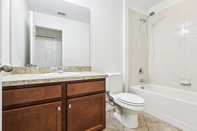 Building Photo - 1126 Maumee St