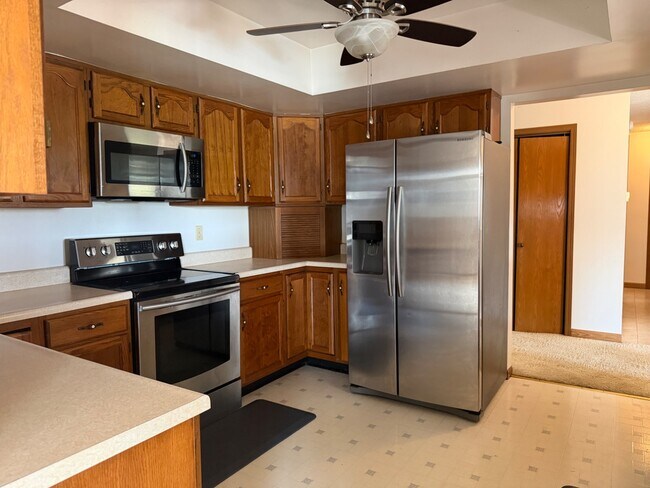 Building Photo - 54 Longview Dr