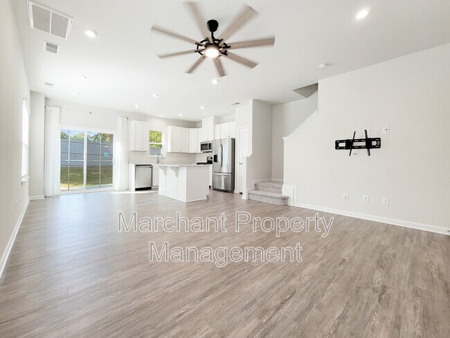 Building Photo - 111 Marthawood Ln