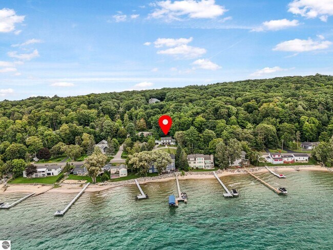 Building Photo - Late Summer Furnished Executive Extended Stay Rental on Old Mission Peninsula