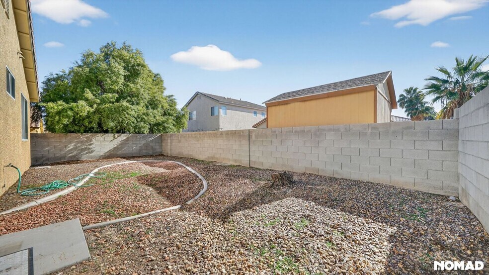 Building Photo - 1903 Giant Pine Ave