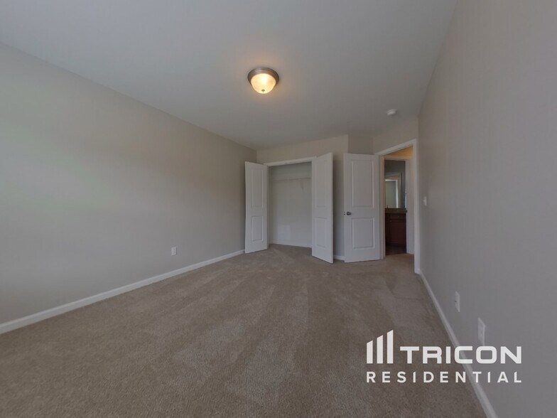 Building Photo - 208 Ashewicke Dr