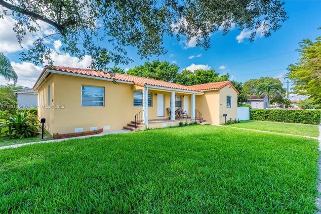 Building Photo - 5801 SW 9th Terrace